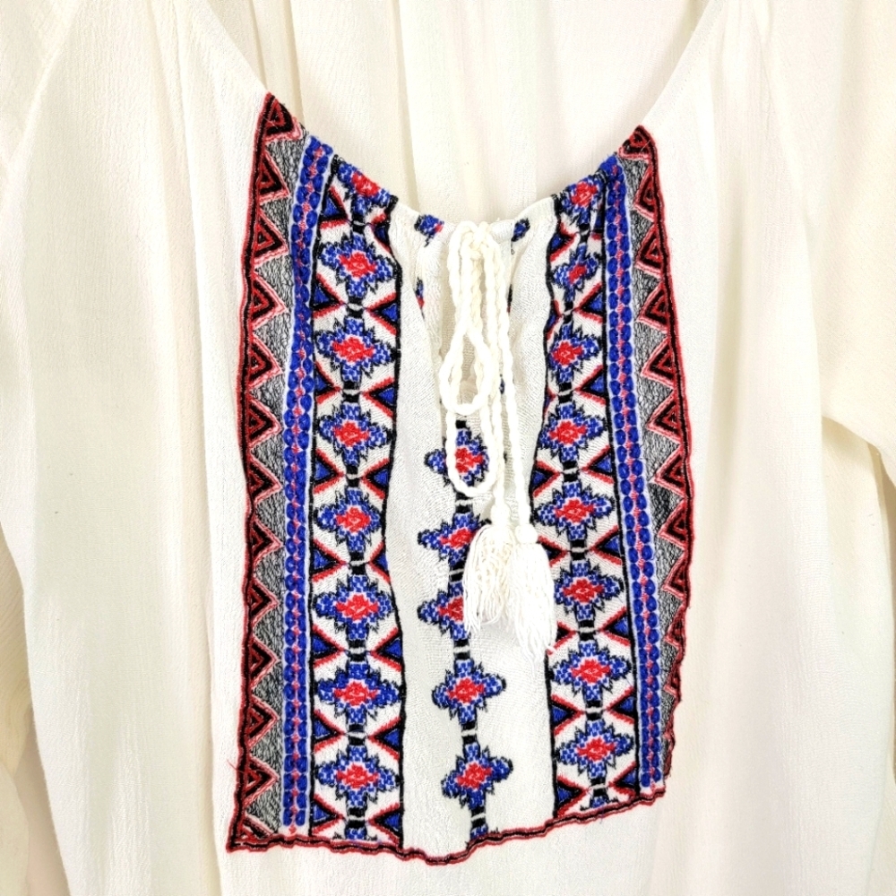 Forever 21 Plus 1X Boho White Blue Red Embellished 3/4 Sleeve Blouse Rayon - Picture 4 of 9